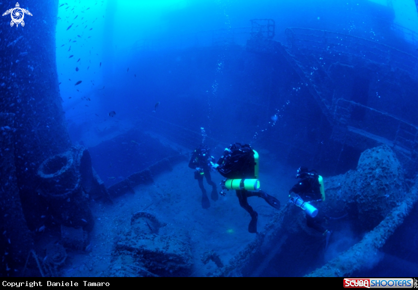 A MAIN DECK - ENGINE ROOM CASING