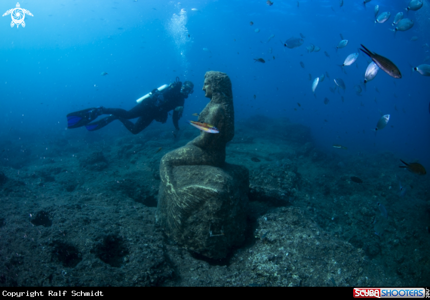 A Side diving