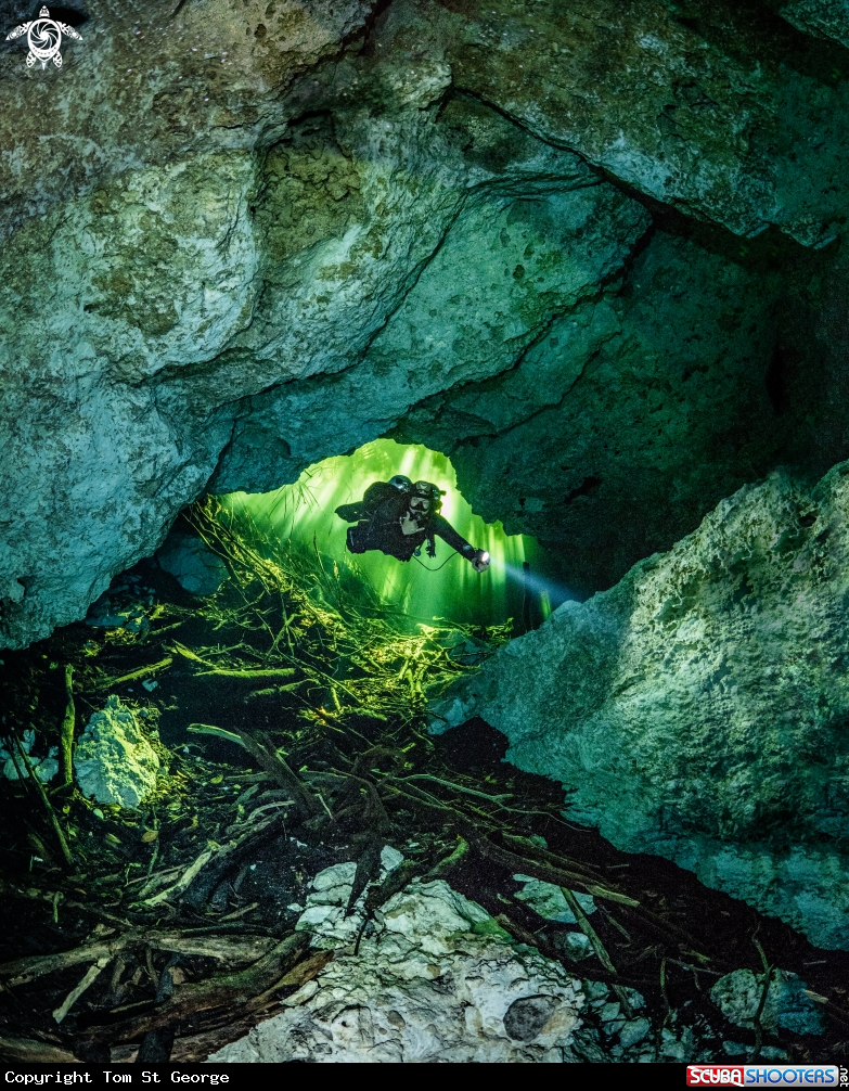 A Cenote Esmerelda