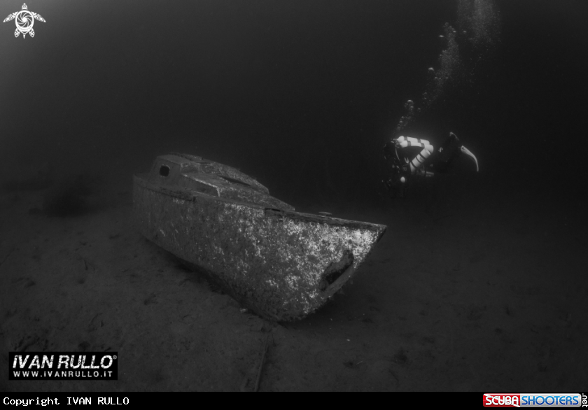 A SUB IN THE LAKE