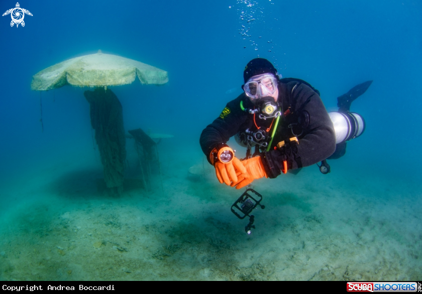 A Sidemount diver