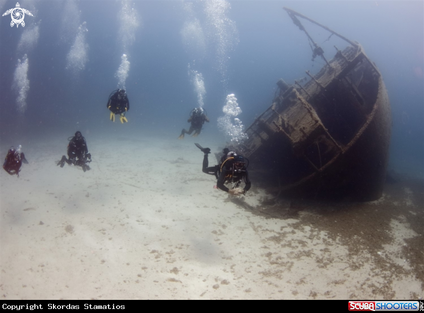 A Kyra Leni wreck 