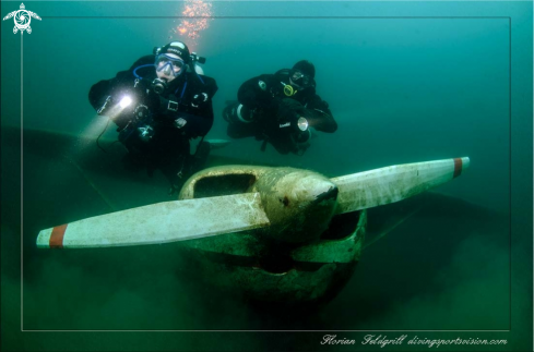 A  Cessna 182 (auch Cessna Skylane ) | Aeroplane in Copacabana Lake 